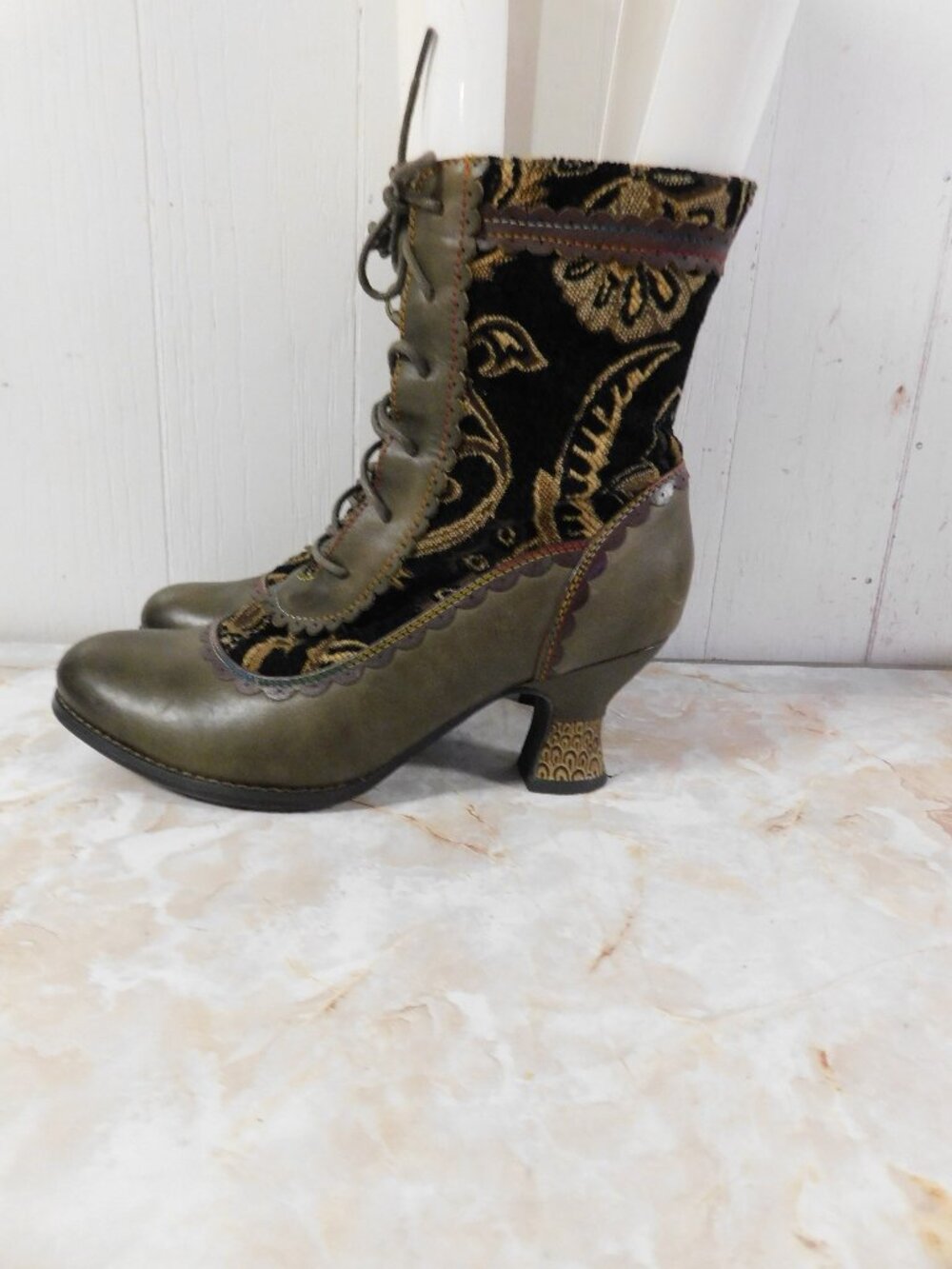 L' Artiste Spring Step BEWITCH Brown Carpet Leather sz 39Tapestry Ankle Boots - Picture 8 of 11